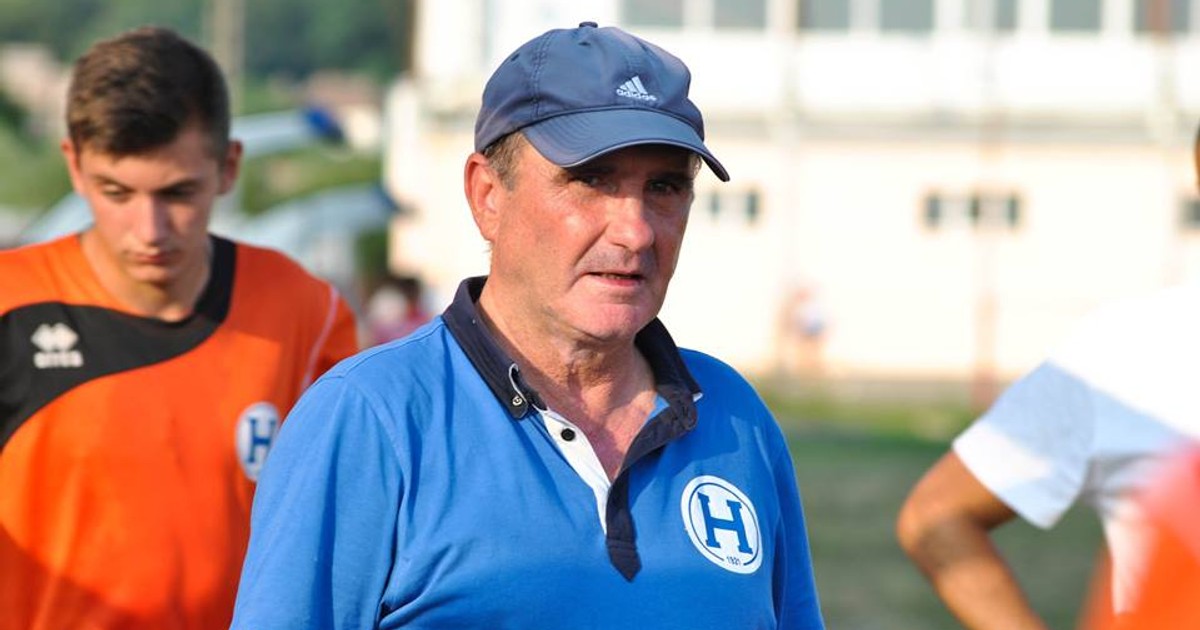 Cine a spus primul ”Ai, n-ai mingea, tragi la poartă!”. Restatutăm adevărul; Victor Roșca, fostul antrenor al Petrolului, a rostit celebra frază: ”Pase scurte și pe sus, ai, n-ai mingea, tragi la poartă!”