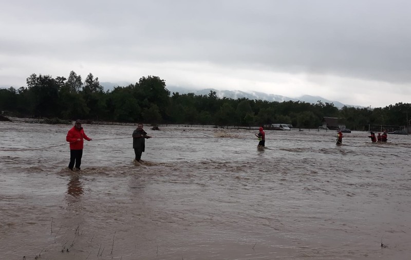 Un medic din Timișoara, care și-a pierdut bunica la inundații, își donează sporul de Covid-19 celor loviți de furia naturii﻿