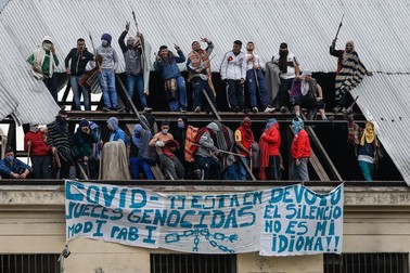 Pe 24 aprilie, deținuții dintr-o închisoare din Argentina s-au revoltat față de lipsa măsurilor sanitare pentru protejarea în fața pericolului reprezentat de COVID-19 | Foto: EPA