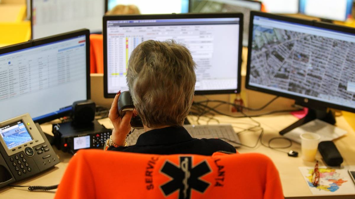 112 numar unic de urgenta. Bucuresti centrul municipal integrat pentru situatii de urgenta smurd apel urgenta comunicare coordonare interventie dispecerat coordonare ambulanta