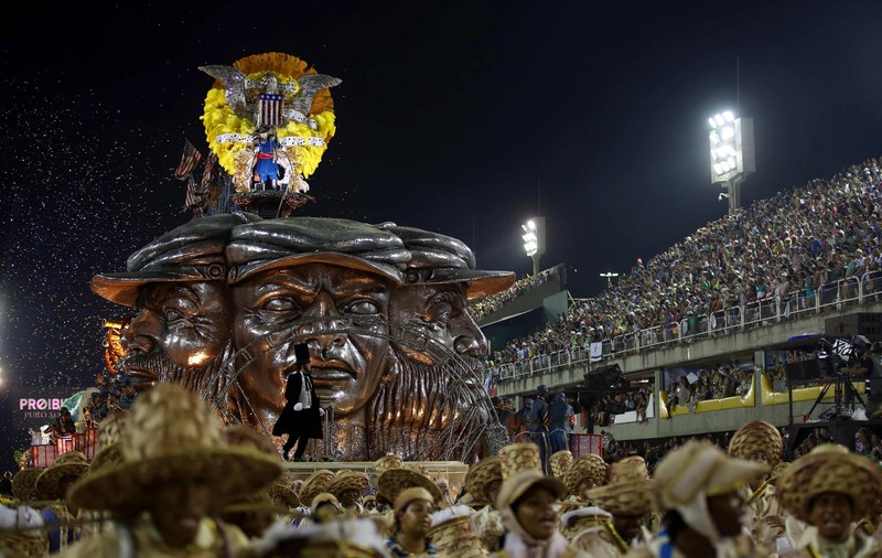 Un nou incident la carnavalul de la Rio: Cel puțin 12 persoane au fost rănite