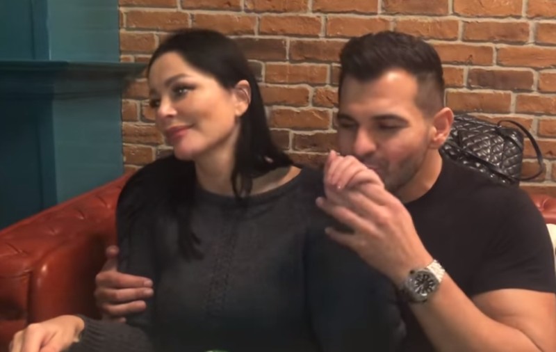 Brigitte Sfăt și Florin Pastramă și-au dat frâu liber sentimentelor. S-au sărutat la Ferma, în fața tuturor. „Nu îmi vine să cred”