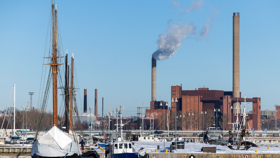 Finlanda face un pas curajos în tranziția energetică, construind un prototip de centrală nucleară pentru încălzire centralizată în inima capitalei Helsinki, la doar doi kilometri de Parlament. 