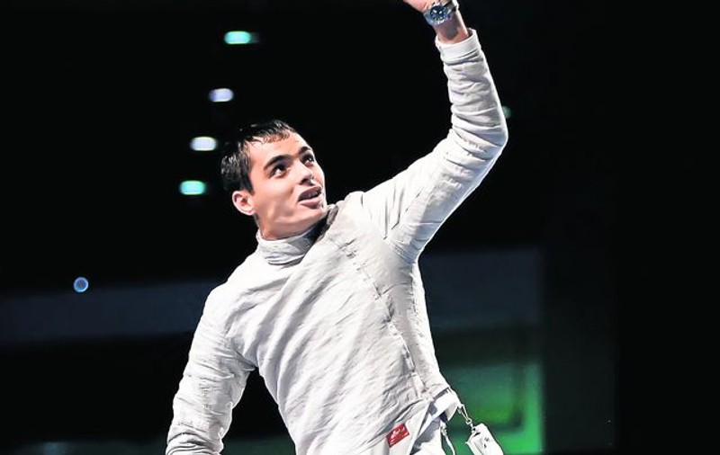 Rareş Dumitrescu s-a gândit şi la partea practică a argintului obţinut la Olimpiadă cu echipa de sabie:«Nu câştig, n-am ce mânca!»