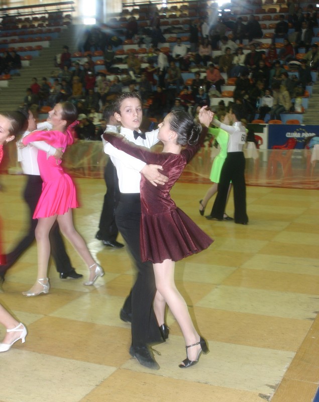 Imagini incredibile cu Alex din echipa Războinicilor de la Exatlon. Cum arăta acesta pe vremea când participa la concursuri de dans | FOTO