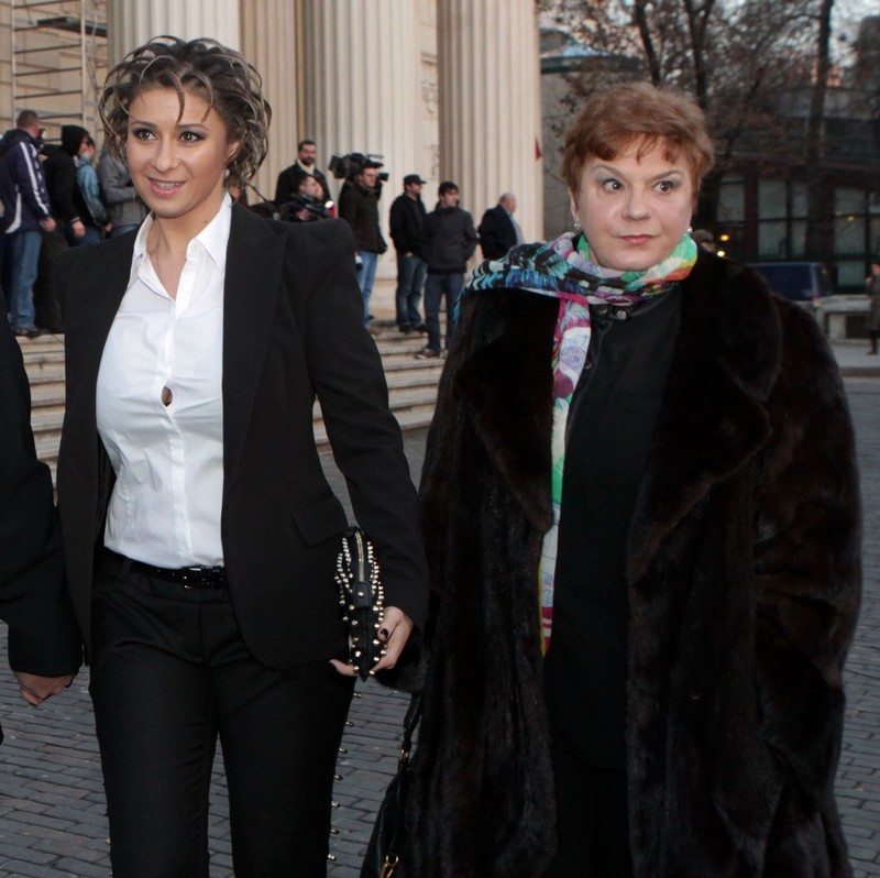 Anamaria și-a însoțit mama la clinică