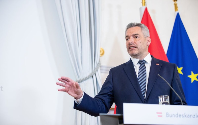 Karl Nehammer cere ridicarea unui gard între Turcia și Bulgaria. Planul Austriei pentru stoparea migrației va fi prezentat la summitul UE