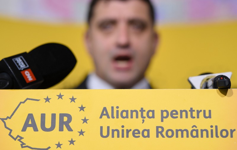 Subvenția este de AUR: partidul lui Simion a cheltuit într-un singur an banii pentru doi ani. Pe ce au dat banii publici PSD, PNL și USR