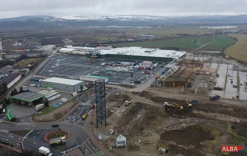 Lucrările la cel mai mare mall din Alba au început în forță în acest an. Cât de mult a evoluat șantierul din Alba Iulia