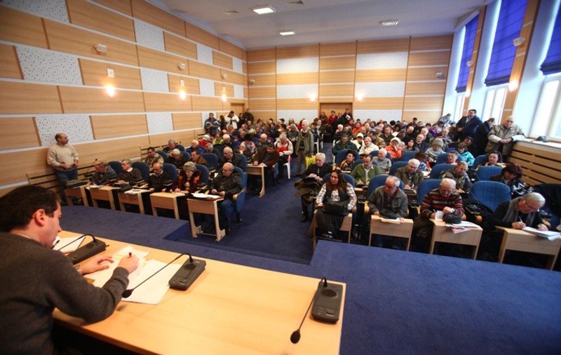 Discuţii cu asociaţiile de proprietari pe tema contractelor de muncă 