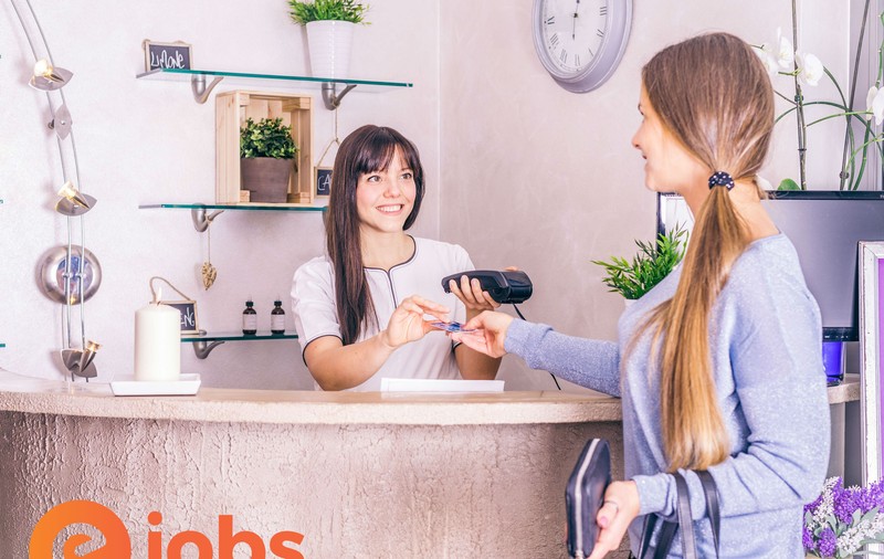 Vrei să-ți dezvolți o carieră în vânzări? Pe eJobs.ro, găsești peste 10.000 de oferte în domeniu