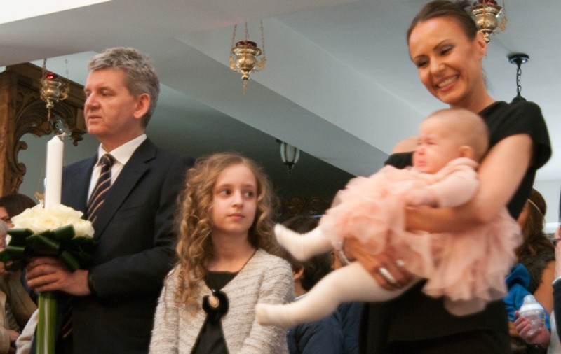 Monica Petrică a botezat o fetiţă, chiar în ziua premierei „România dansează"! Uite ce drăgălașă este FINUȚA EI! FOTO