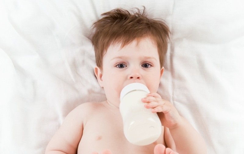 Află care e legătura dintre biberon şi autism