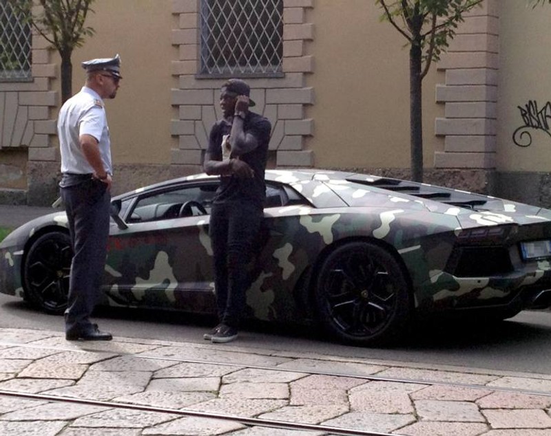 FOTO/ Sulley Muntari, aproape să fie arestat! Garda Financiară l-a confundat cu un infractor!