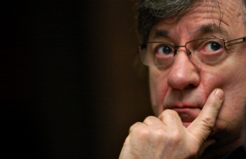 Ion Caramitru, în timpul unei conferințe de presă, în București, 18 martie 2009 Foto: Hepta
