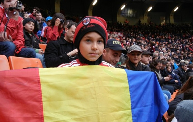 AC Milan e cu ochii pe un puşti român. Află la ce echipă joacă!