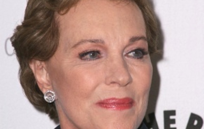 Julie Andrews se teme de revenirea pe scenă