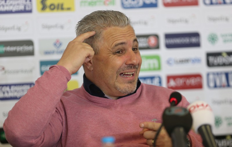 Cu cine a semnat Marius Șumudică. Saudiții de la Al Shabab și turcii de la Akhisarspor susțin că s-au înțeles cu tehnicianul român