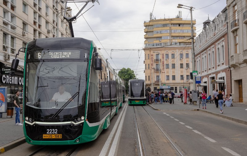 Electricienii s-au speriat de ce au descoperit pe computerele de bord ale tramvaielor noi din Iași