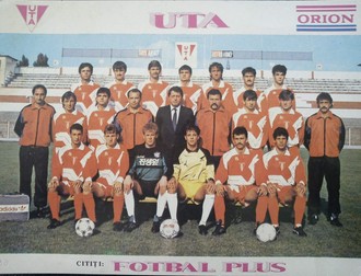 Mutică, în formația celor de la UTA, versiunea 1991. E al treilea din dreapta, pe rândul de sus.