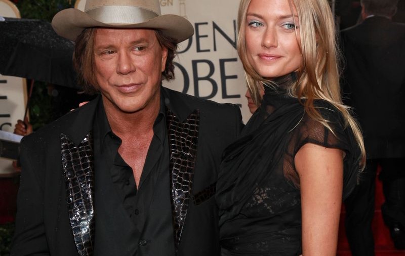 Mickey Rourke va fi tatăl lui Conan Barbarul