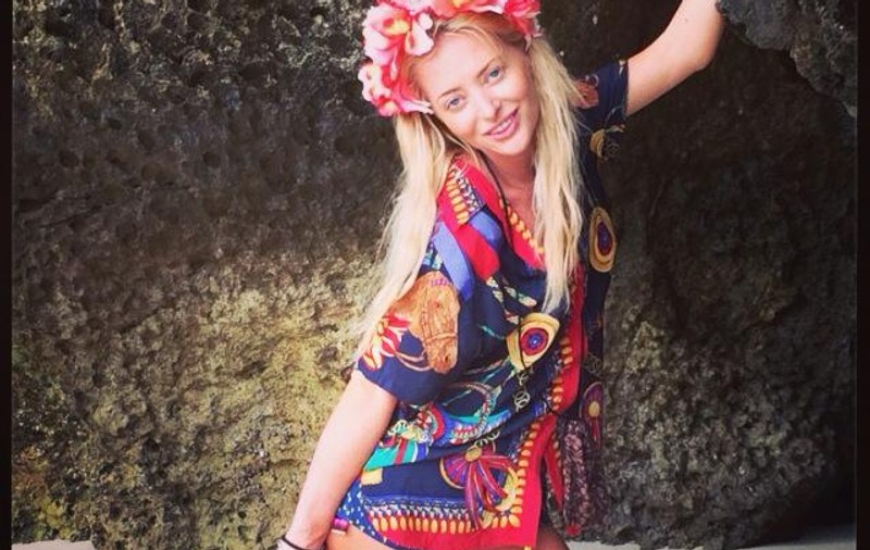 Delia şi-a pus fanii pe jar! E GOALĂ? | FOTO ÎN ARTICOL