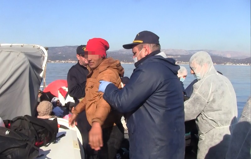 Polițiști de frontieră români sunt în misiune în Grecia. Au salvat de la înec sute de migranți