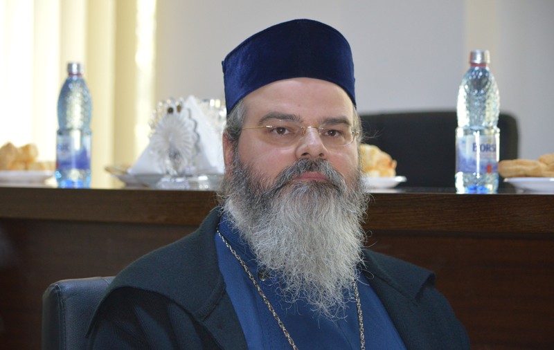 Cine este Ignatie Trif, episcopul Hușilor care i-a interzis lui Călin Georgescu acțiunile politice în biserici