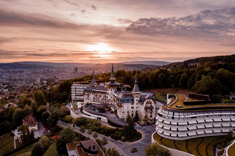 Hotelul Dolder Grand din Zürich unde locuiește Dadvan Yousuf | Foto: Site Dolder Grand