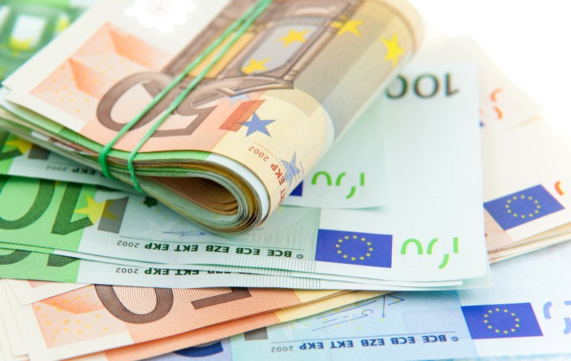 Voucher de 100 de euro lunar pe care românii din Italia îl pot primi de la stat. Cum va funcționa bonusul pentru energie