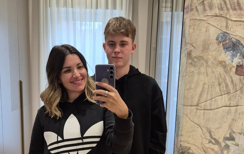 Fiul Elei Crăciun se pregătește să plece din casa părinților. Alex a împlinit 18 ani. „Mă sperie enorm. E un sentiment ciudat”