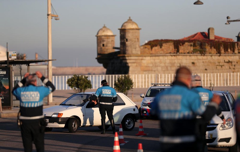 Portugalia interzice de luni circulația pe timpul nopții în Lisabona și alte 120 de localități. “Sunt măsuri esenţiale pentru a controla pandemia”