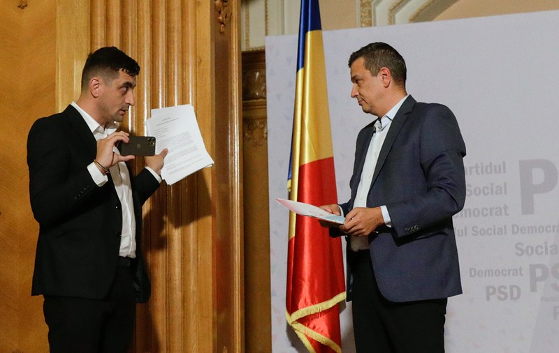 Lanțul imbecililor: cheltuielile cresc, cresc și dezbaterile stupide