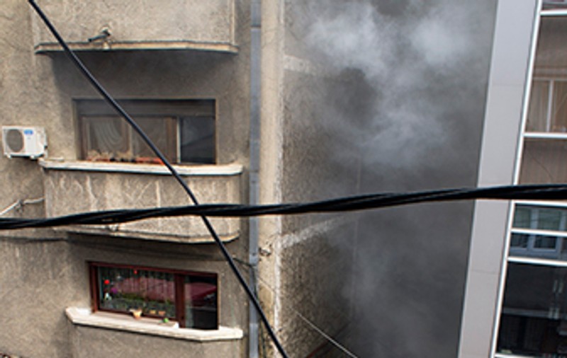 Incendiu puternic în zona Pache Protopopescu din Bucureşti | FOTO