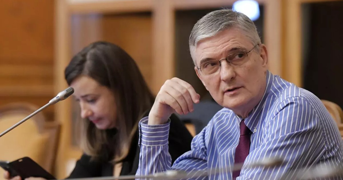Daniel Dăianu, șeful Consiliului Fiscal, avertizează că România va trece în curând printr-o „curbă de sacrificiu”. Ce înseamnă acest lucru