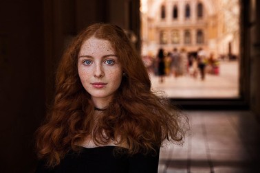 Alina, o tânără din Odesa, Ucraina, fotografiată de Mihaela Noroc în 2017 pentru Atlasul frumuseții. Foto: Mihaela Noroc