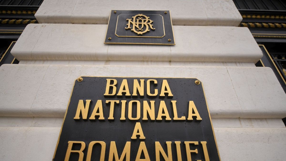 Sigla Băncii Nationale a Romaniei (BNR) pe clădirea instituției, miercuri, 18 februarie 2026.