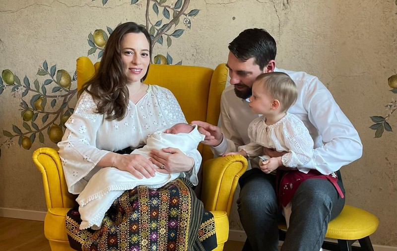 Fostul principe Nicolae și soția lui, Alina, și-au botezat băiețelul. Fiul celor doi poartă numele regelui Mihai