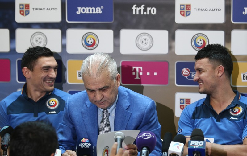 Schimb de replici fabuloase între Iordănescu și Budescu. ”Aștept să te apuci de fotbal”. ”Ce vrei, bă, cine ești?” / GALERIE FOTO