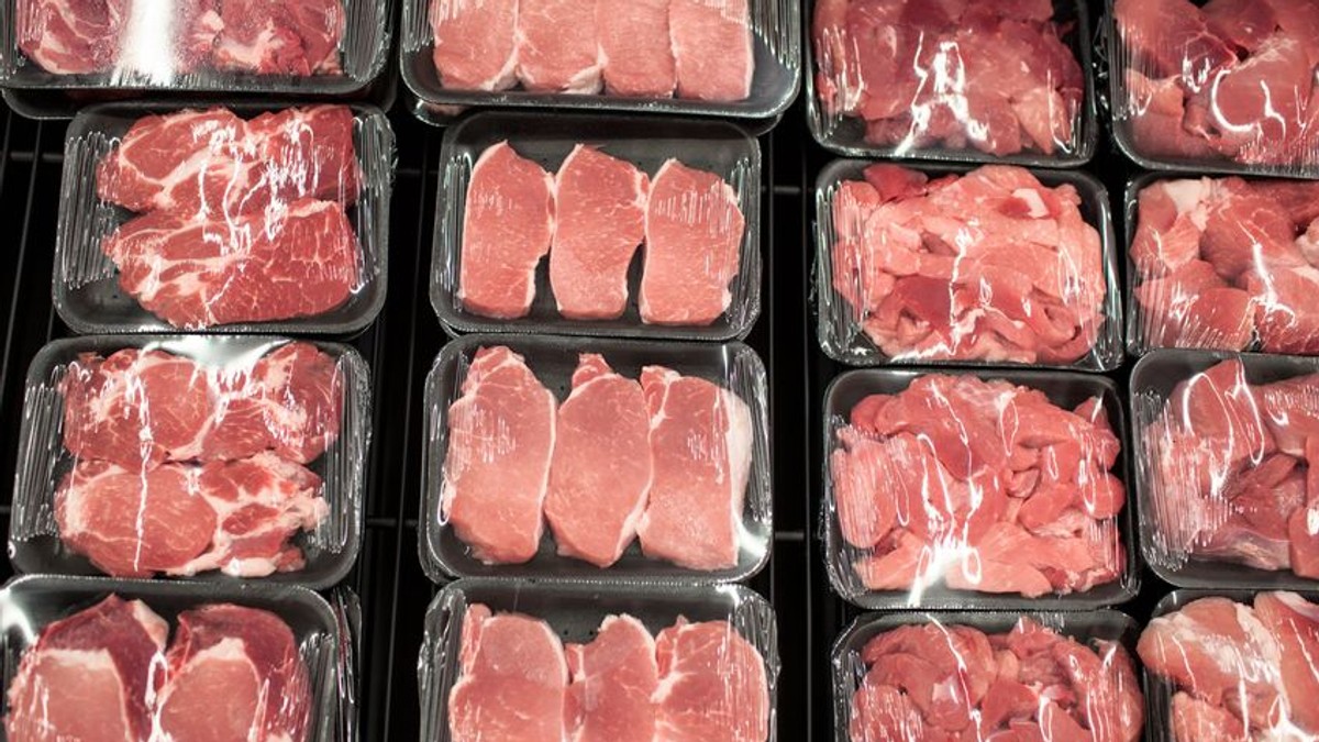 Carne de pasăre care ar fi infectată cu gripă aviară, livrată în România. Avertismentul Comisiei Europene