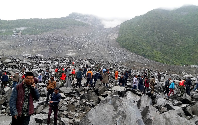 FOTO| Alunecare de teren în China. Peste 140 de persoane dispărute