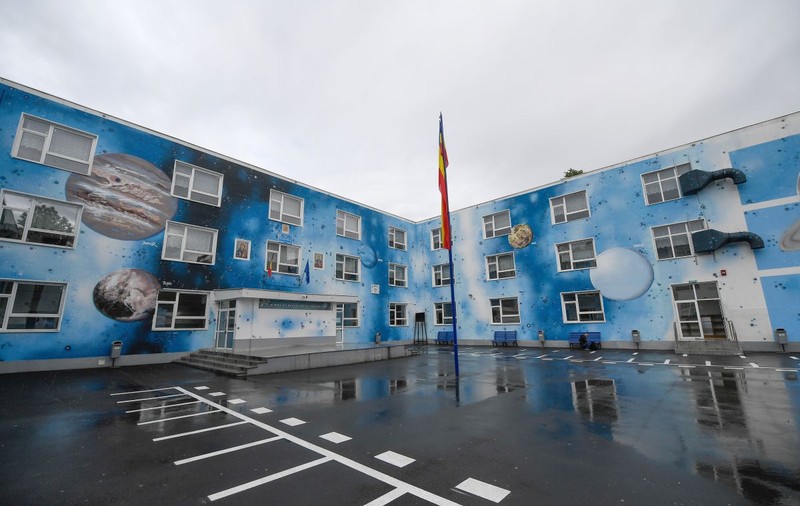 O fotografie cu Şcoala Gimnazială nr. 194 din Bucureşti a apărut la “Cele mai bune imagini ale săptămânii” în prestigiosul Washington Post. Directoarea: "S-a lucrat mai mult noaptea"