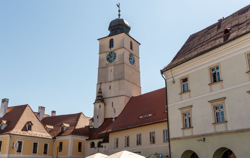 Turnul Sfatului din Sibiu intră în reabilitare. Tâmplăria din lemn va fi înlocuită cu una metalică