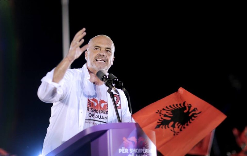 Premierul Albaniei i-a cerut Serbiei să recunoască statul Kosovo. Este "soluţia clară pentru întunericul din tunel şi ieşirea la lumină"