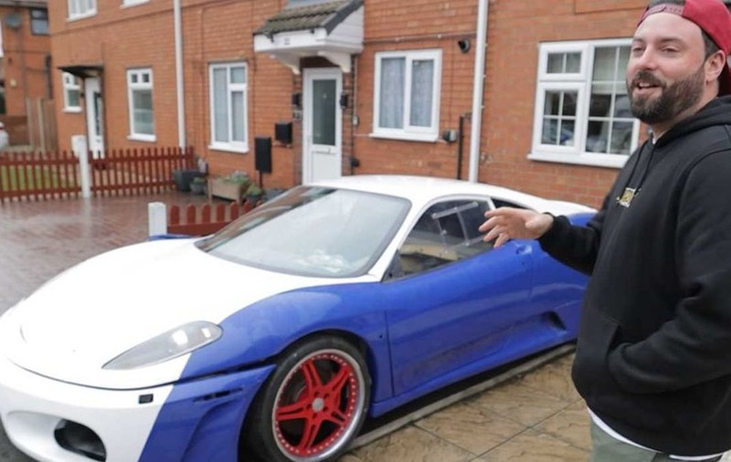 Și-a cumpărat de pe Facebook un Ferrari cu 28.000 de euro și a înțeles rapid de ce e cel mai ieftin din lume