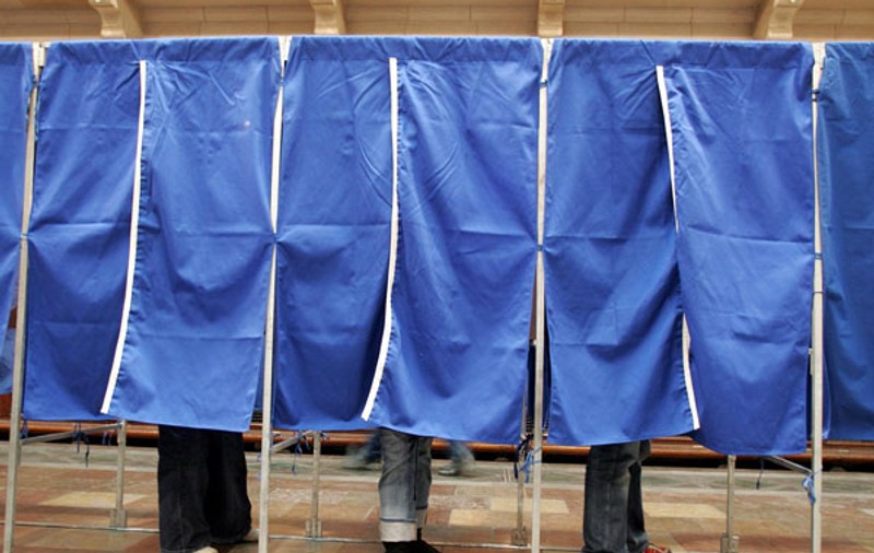 Deputat USR, amendat cu 2.000 de lei după ce și-a pozat buletinul de vot și l-a postat pe Facebook
