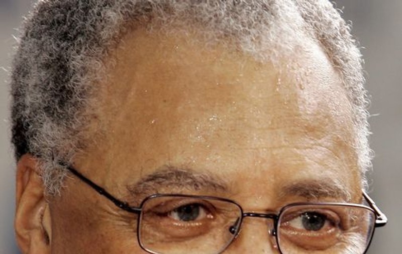 James Earl Jones a fost aproape mut în copilărie