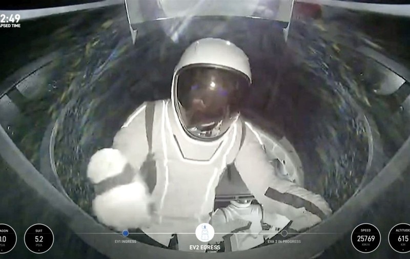 Echipajul Polaris Dawn al SpaceX s-a întors pe Pământ, după o misiune în care a atins o altitudine istorică