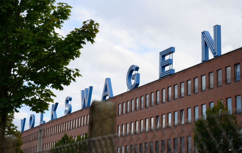 Volkswagen ajunge la un acord cu sindicatele din Germania și amână concedierile. „Un miracol de Crăciun”