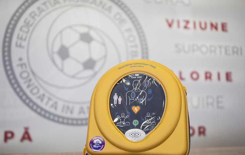 FRF împarte defibrilatoare membrilor săi şi organizează cursuri de prim ajutor